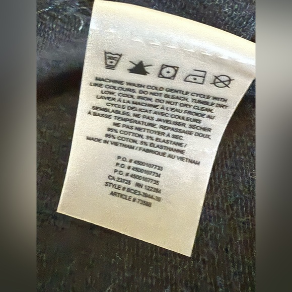 Black Zip-Up Jacket TNA XS pre-owned 
With free gifts . - Picture 12 of 12